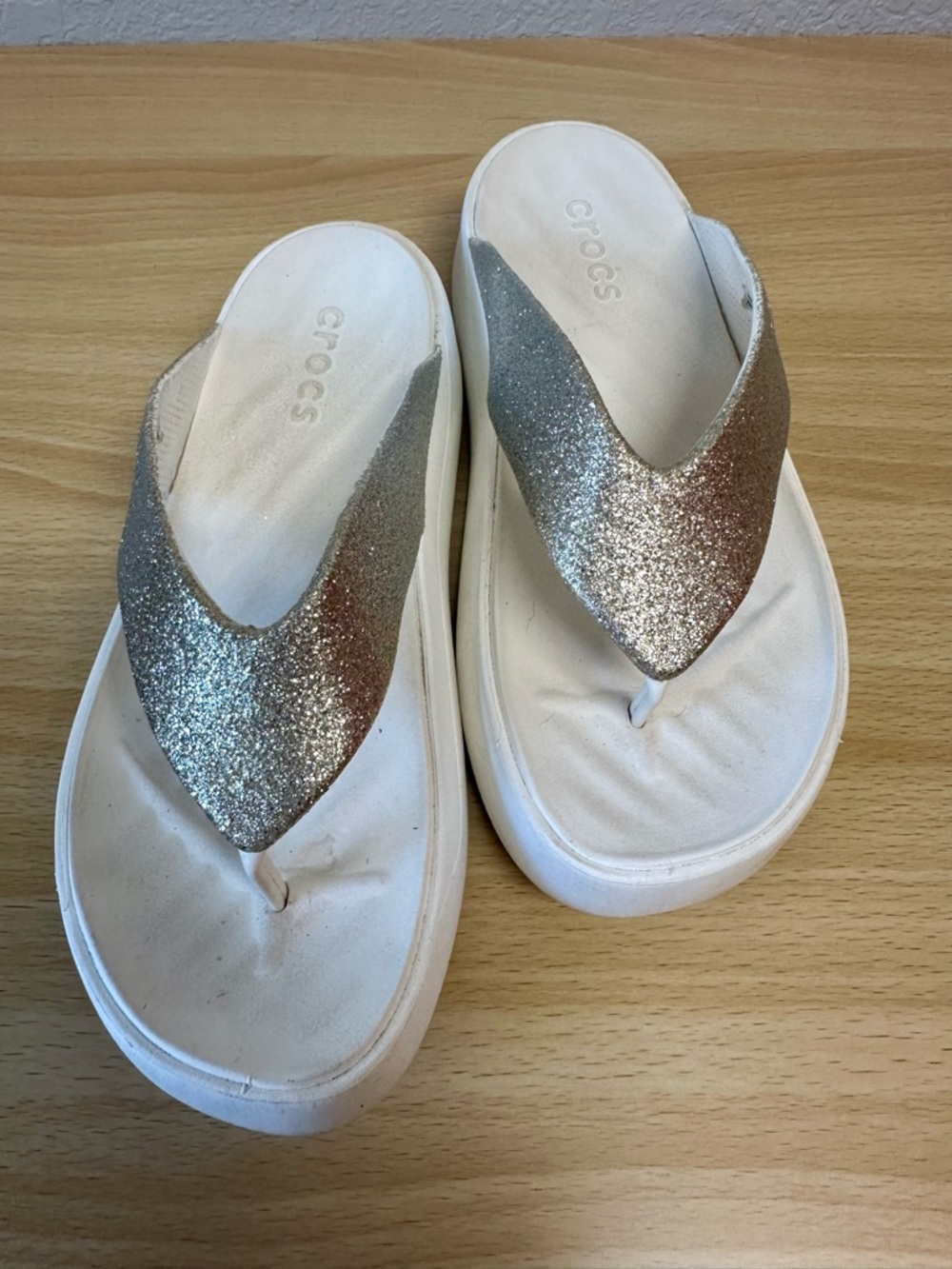 Crocs Women's Glitter Platform Flip Flop -  Gold/Silver